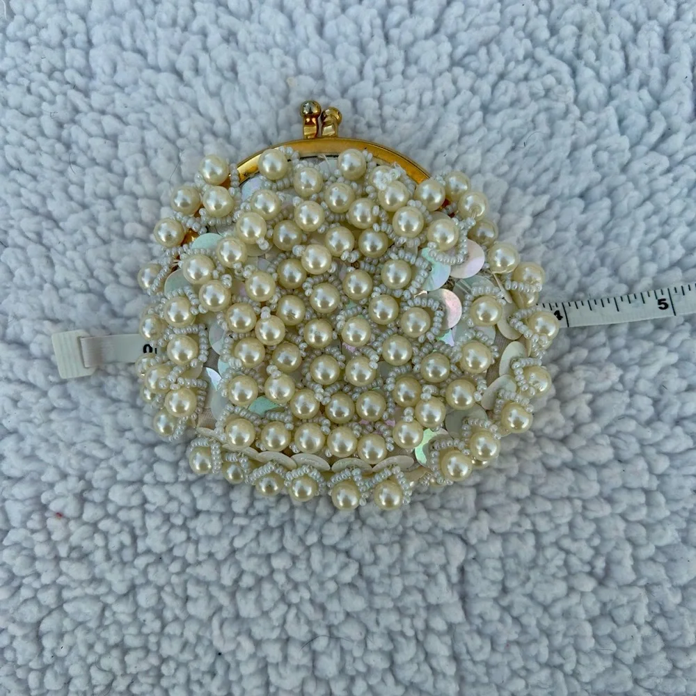 Vintage Delill Pearl-Embellished Gold Change Coin Purse Sequins